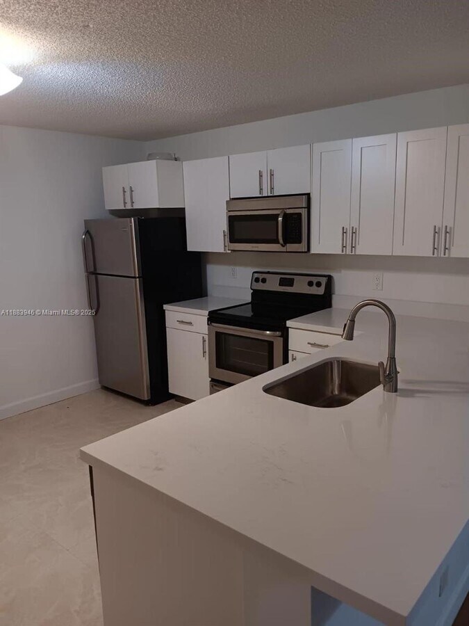 Photo - 10161 W Sunrise Blvd Unidad 104 Rental