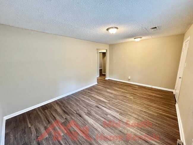 Photo - 1761 Winston Dr