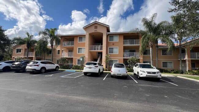 Building Photo - 191 SW Palm Dr Unit 105