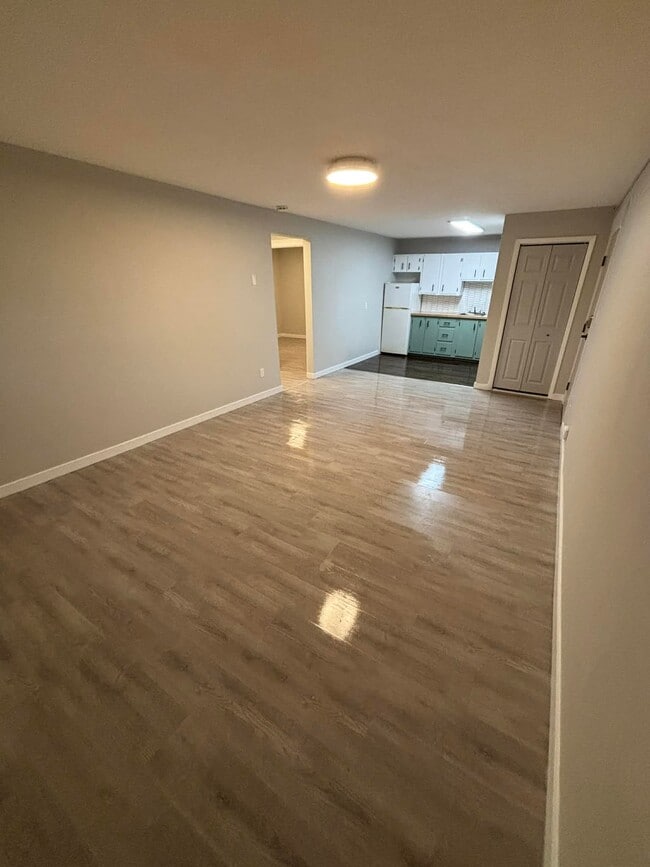 Building Photo - 30 Parkwood Dr Unit 8