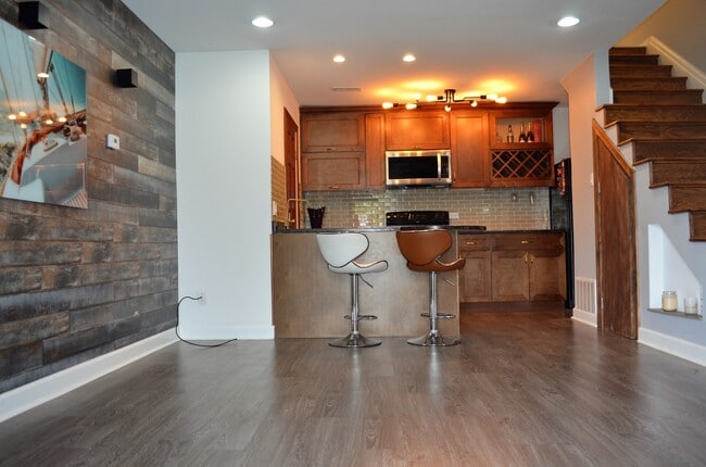 Photo - 1285 Wyndham Ln