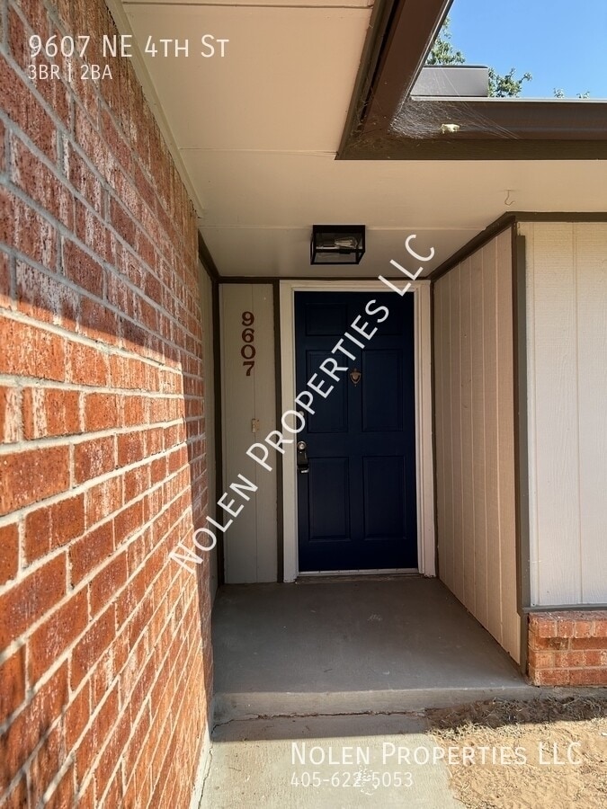 Photo - 9607 NE 4th St