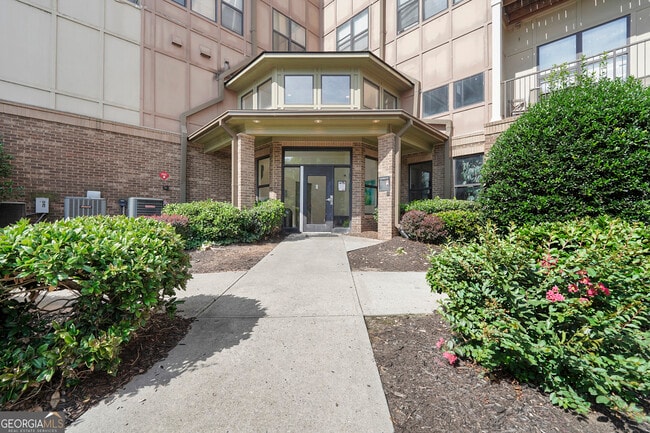 Building Photo - 898 Oak St SW Unit 1105