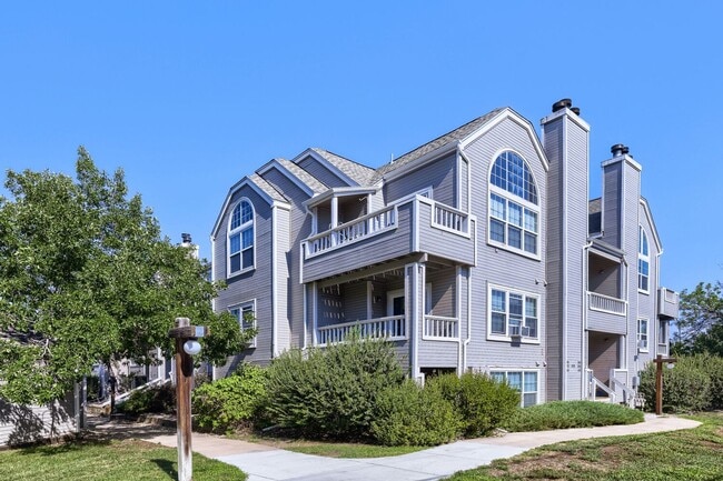 Building Photo - SPACIOUS & UPDATED 1BD/1BA Condo- Lakewood, CO! Available NOW! Unit 202
