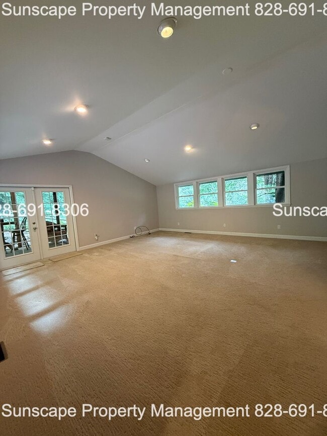 Photo - Spacious home in Fairview NC