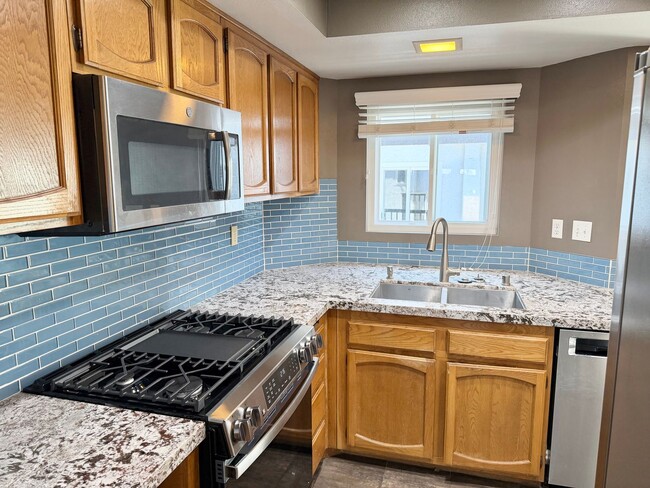 Photo - Spacious 3 Bedroom Townhouse 3 blocks from the ocean