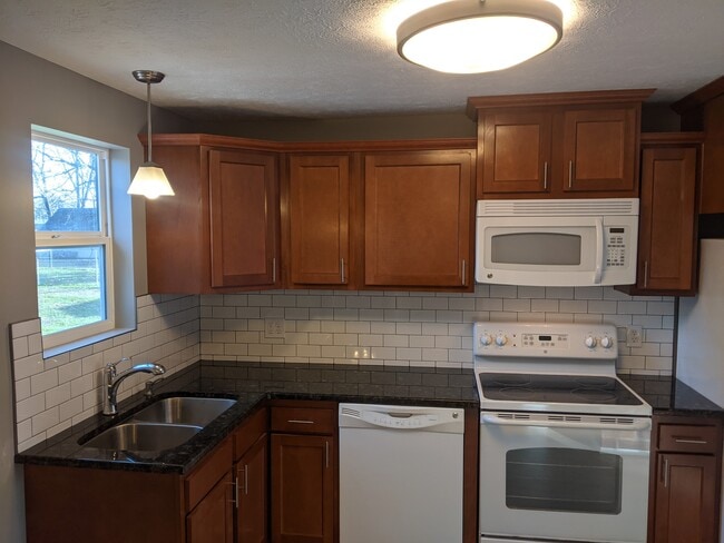 Photo - 3312 Middlebranch Ave NE