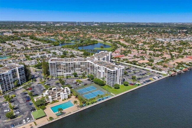 Photo - 1000 Parkview Dr Unidad Smile