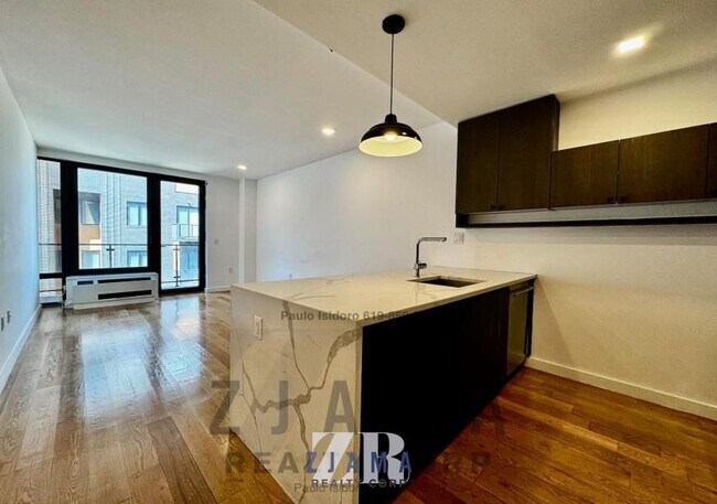 Building Photo - 2 bedroom in Brooklyn NY 11226 Unit 4A