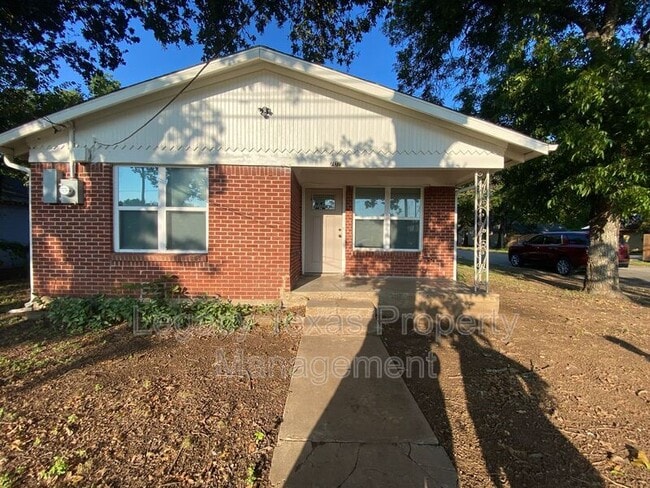 Photo - 702 S Wilhite St