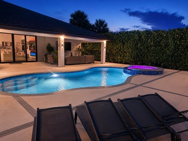 2106 Laura Ln