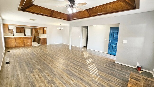 Photo - 9005 Tracy Dr