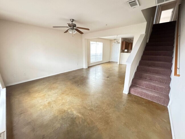 Photo - 4002 Cambridge Dr Unit # D