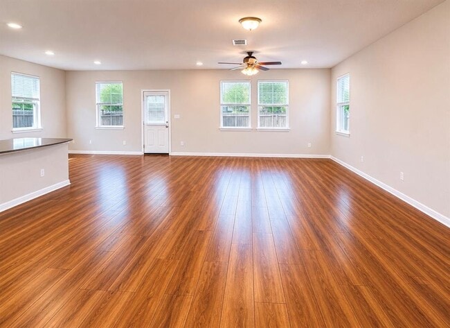 Photo - 3200 College Park Dr