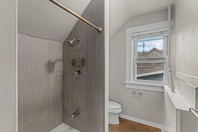 Photo - 531-535 W Juniper Street Unit 533 W Juniper Street