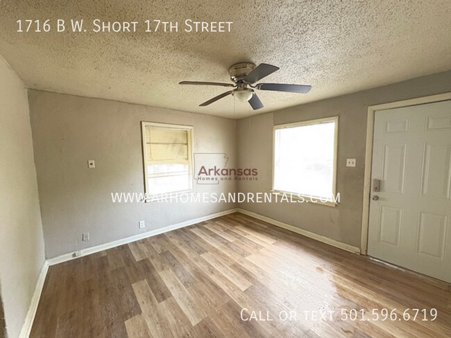 Photo - 1716 W Short 17th St