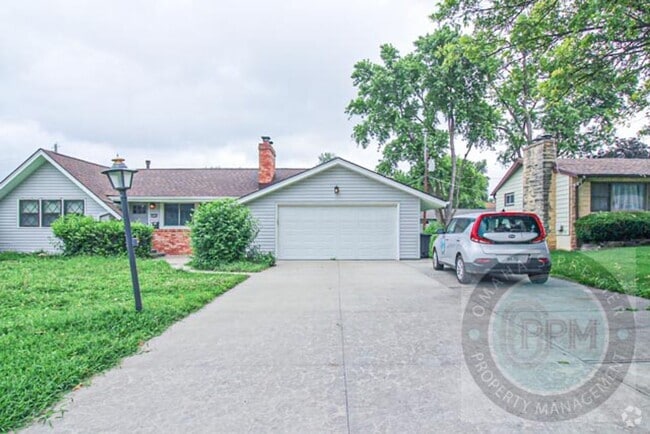 Building Photo - Spacious 4 Bedroom 2.5 Bath Family Home!
