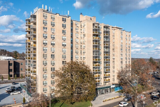 Primary photos - Regency Towers Apartments