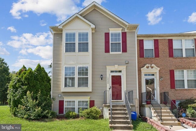 Building Photo - 12300 Sweetbriar Pl Rental