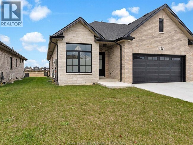 Photo - 182 McLellan Ave