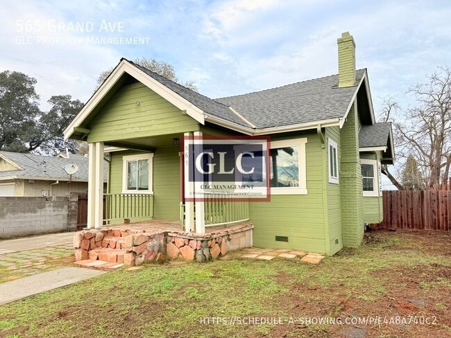 Photo - 565 Grand Ave