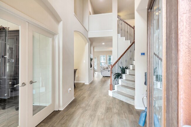 Photo - 10 W Lasting Spring Cir