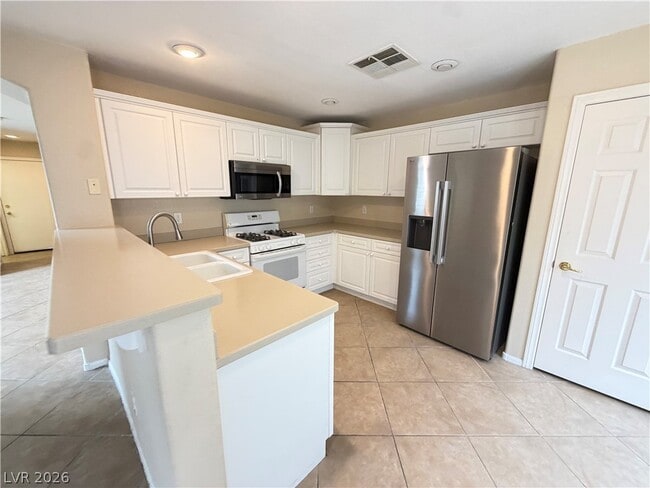 Photo - 578 Poplar Leaf St