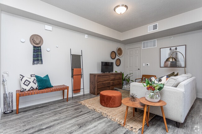 3BR, 2BA - 1,329SF