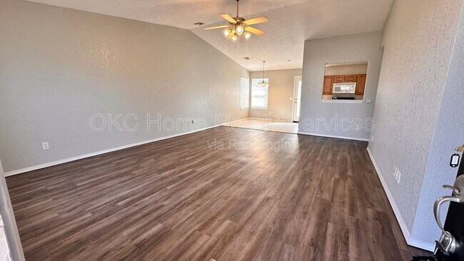 Photo - 5520 Bush Creek Way