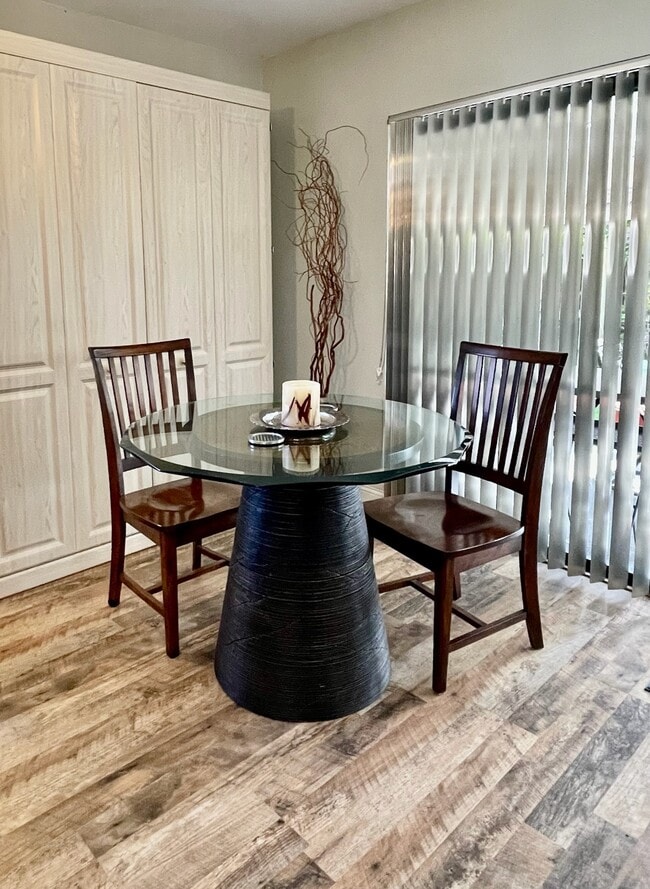 Photo - 1800 Embassy Dr