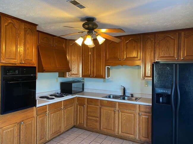 Photo - 303 Beeler Ave