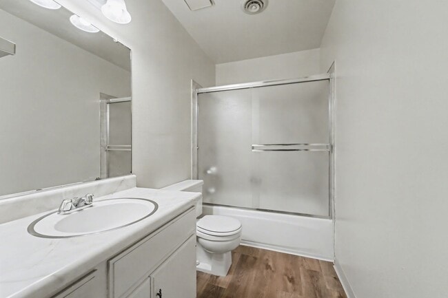 Photo - 0385 Unit 1231