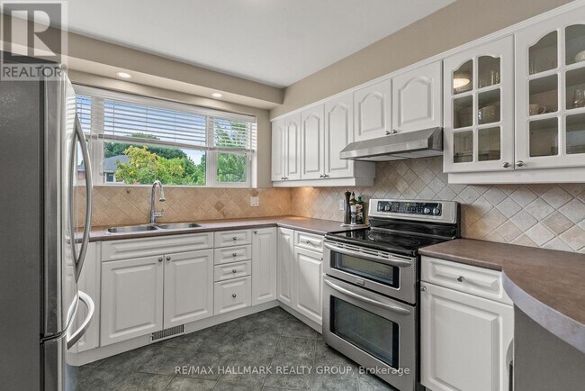 Photo - 701 Cole Ave S