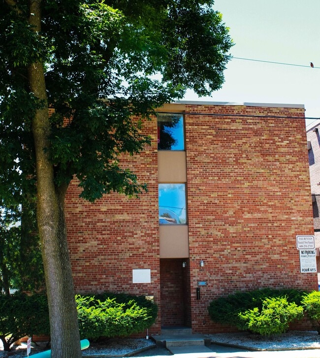 1309 Spring St