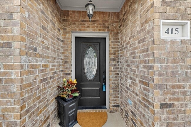 Photo - 415 Hidden Ridge Dr