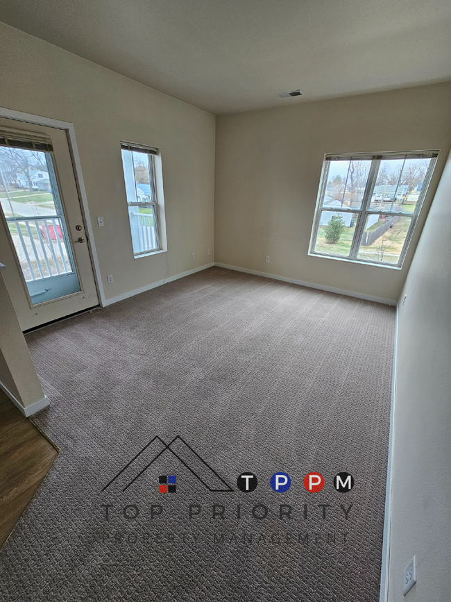 2 Bedroom | 1 Bathroom Apartment in Cedar ... - 2 Bedroom | 1 Bathroom Apartment in Cedar ... Unidad 201