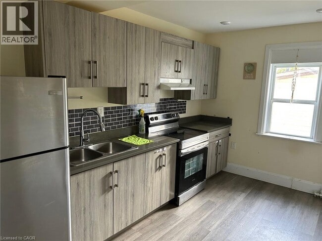 Photo - 125 Wellington St Unit 2