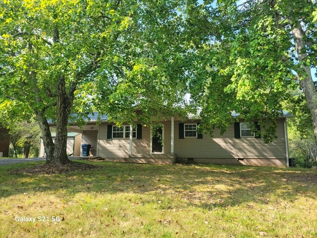 253 Ivanhoe Ln