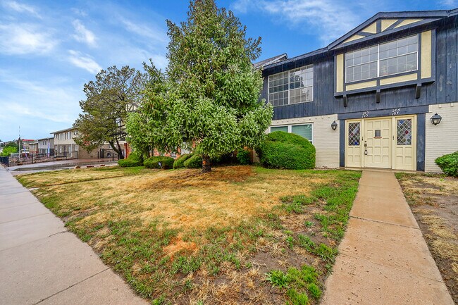 Photo - 2902 Airport Rd