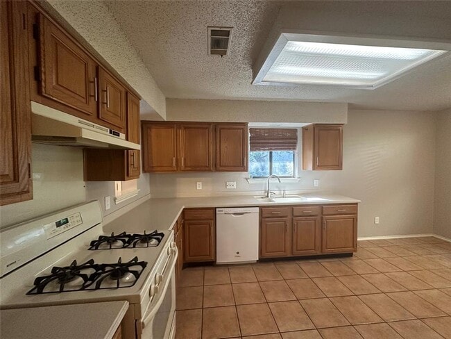 Photo - 6811 Luckenbach Ln