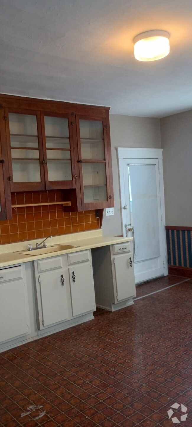 Building Photo - 1918 E 123rd St Rental