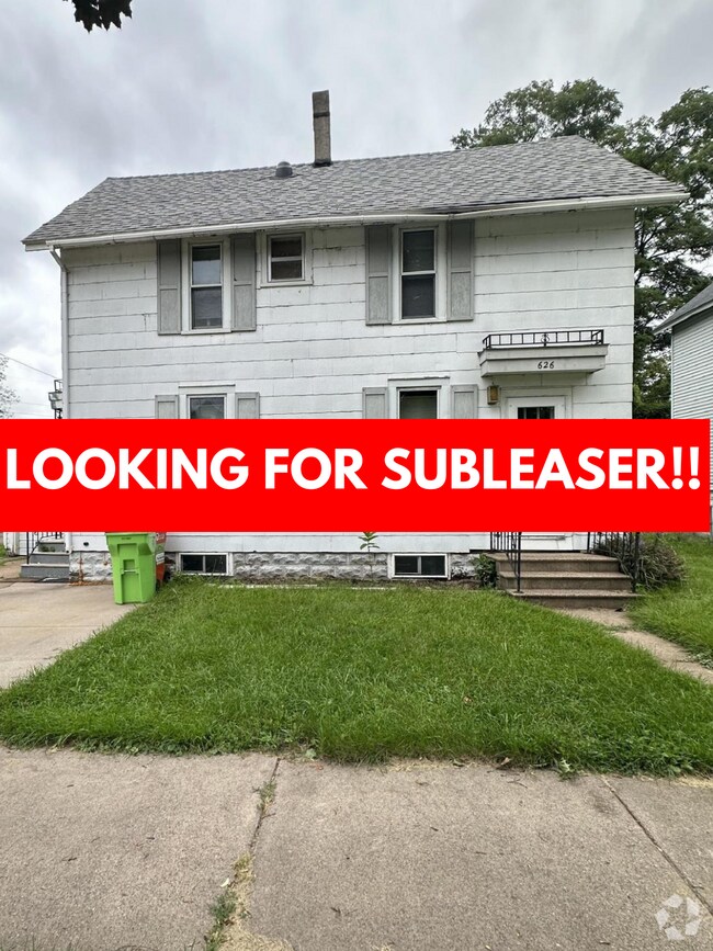 Building Photo - LOOKING FOR A FEMALE SUBLEASER FOR JUNE 1s... Rental