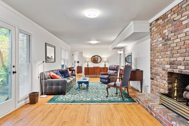 Photo - 1170 Kingston Dr NE