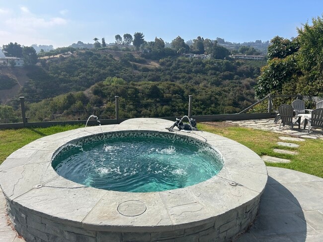 Jacuzzi/fountain - 27078 Sunnyridge Rd