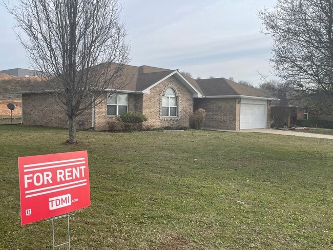 Building Photo - Executive Rental Nestled in Mulberry Ridge Ozark
