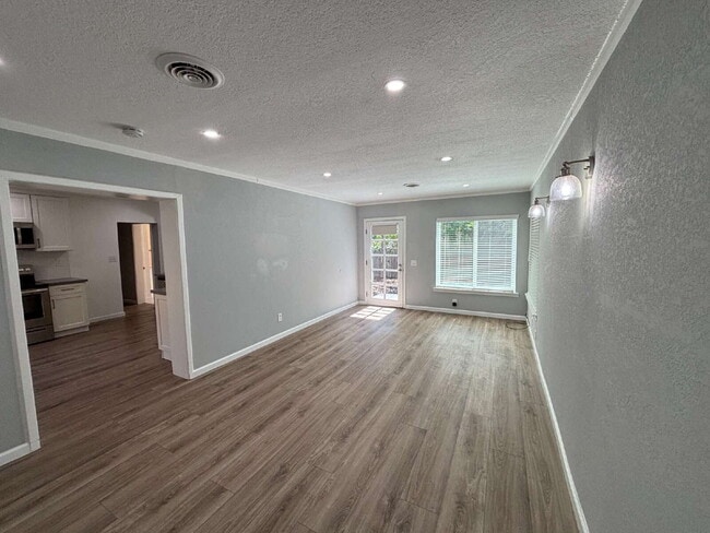 Photo - 1966 Ayers Rd Unidad A