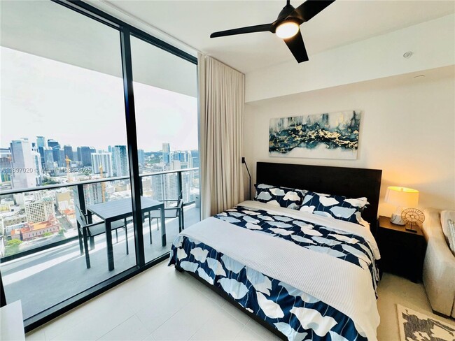 Photo - 159 NE 6th St Unidad 4906