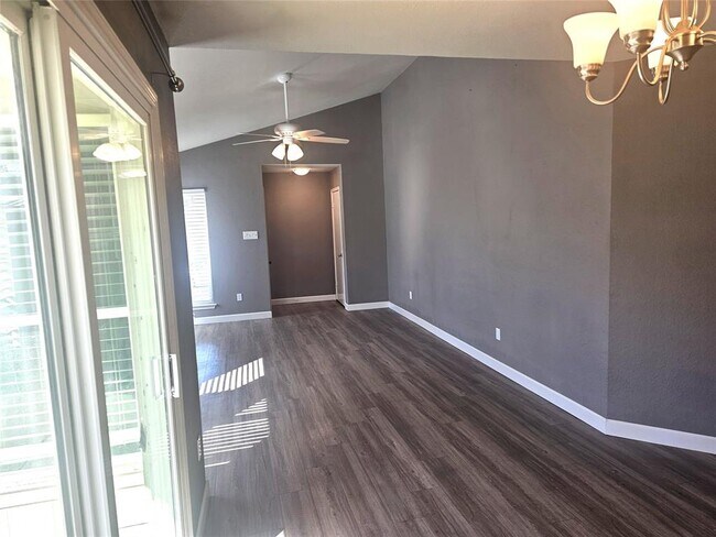 Photo - 12327 Limerick Ave