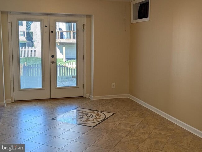 Building Photo - 9537 Evergreen Circle Unit BASEMENT