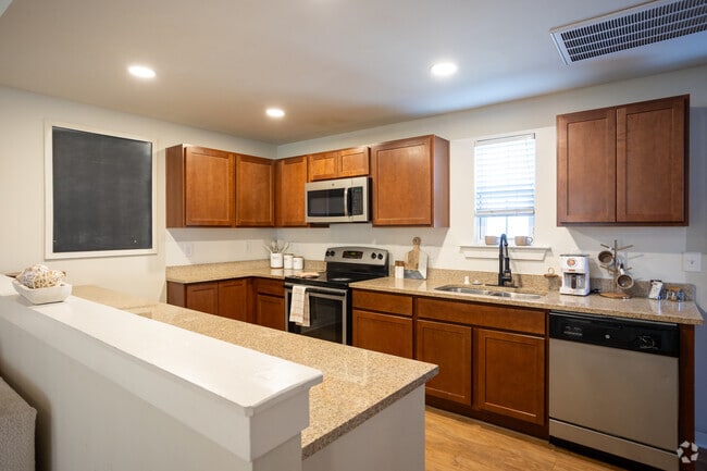 5BD, 5BA - 1.842SF - Cocina - Sunport Luxury Townhomes